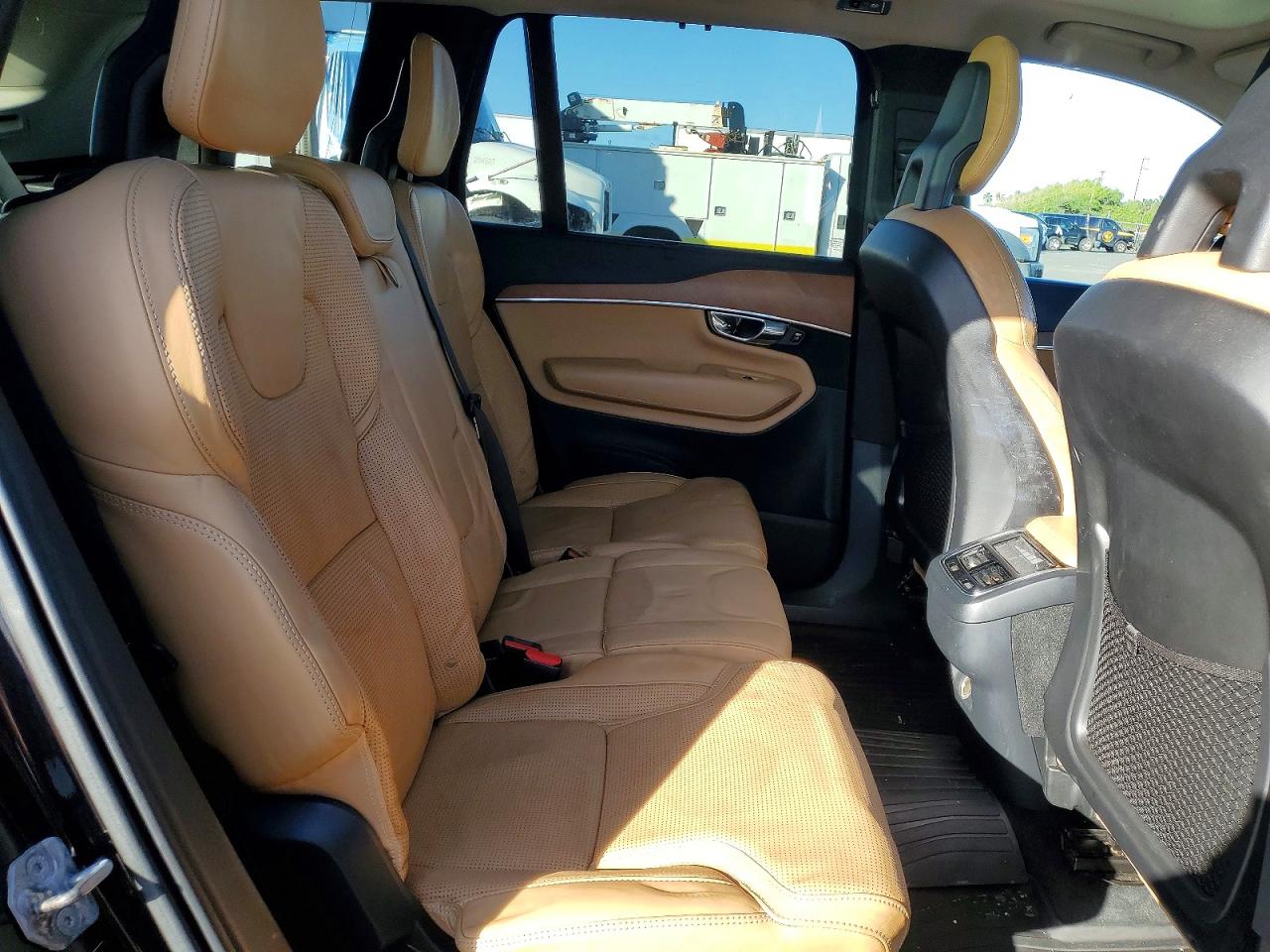 2016 VOLVO XC90 T6 photo 11