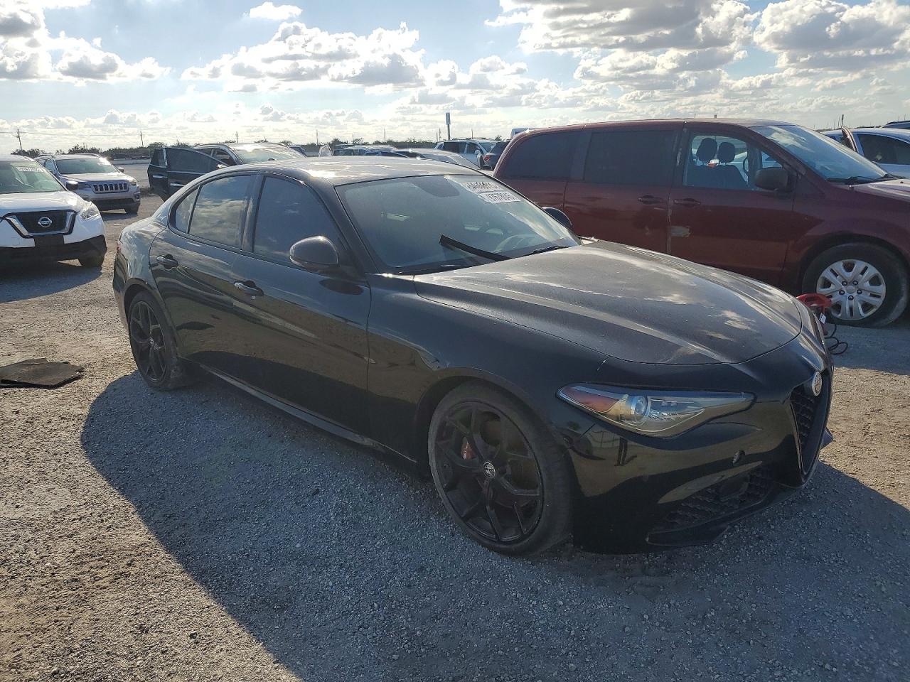2019 ALFA ROMEO GIULIA photo 4