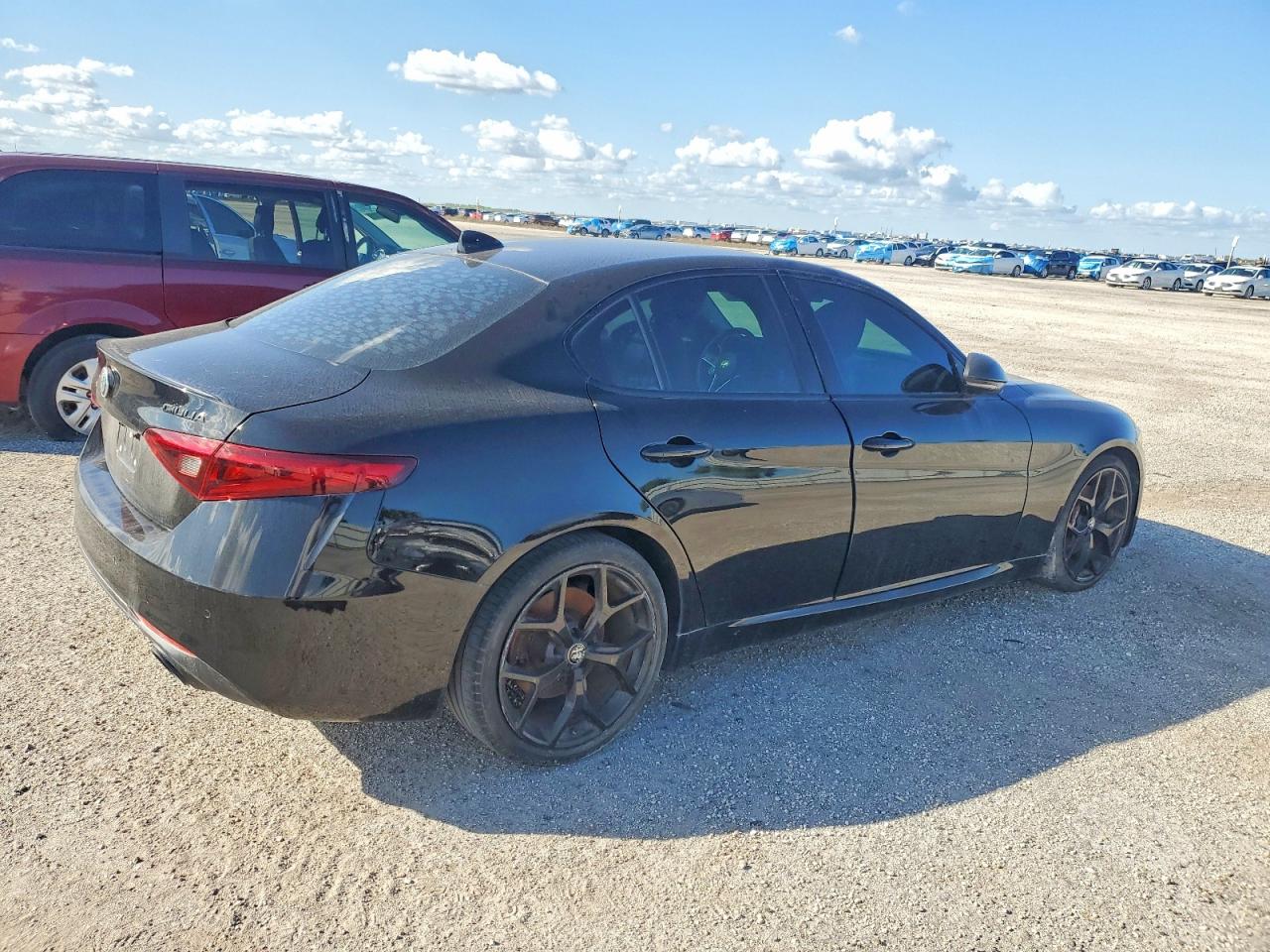 2019 ALFA ROMEO GIULIA photo 3