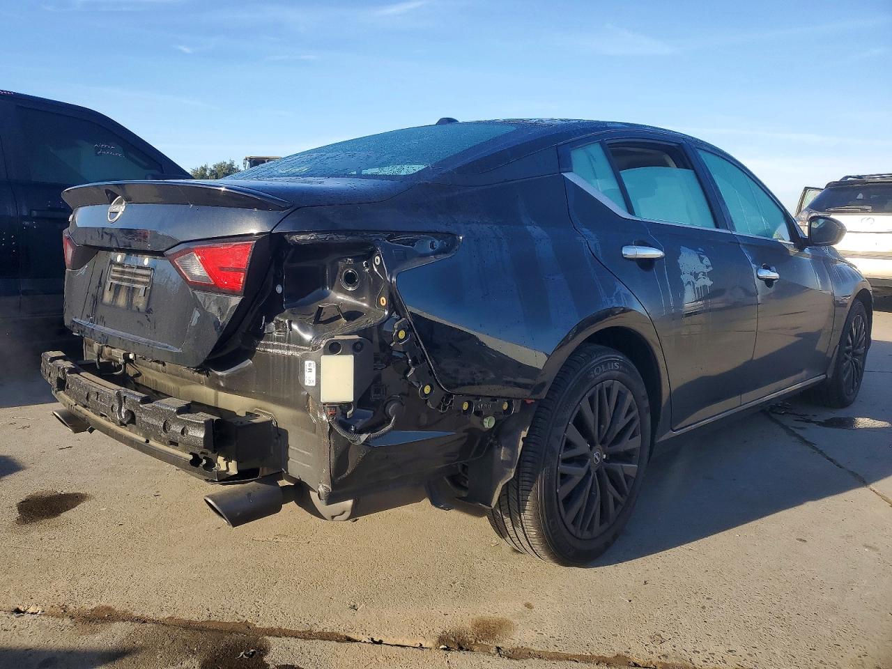 2025 NISSAN ALTIMA SV photo 3