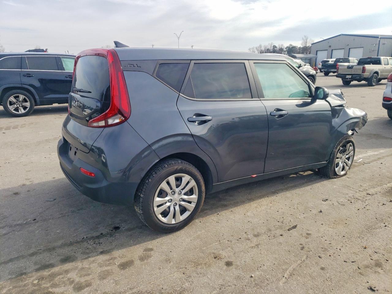2022 KIA SOUL LX photo 3