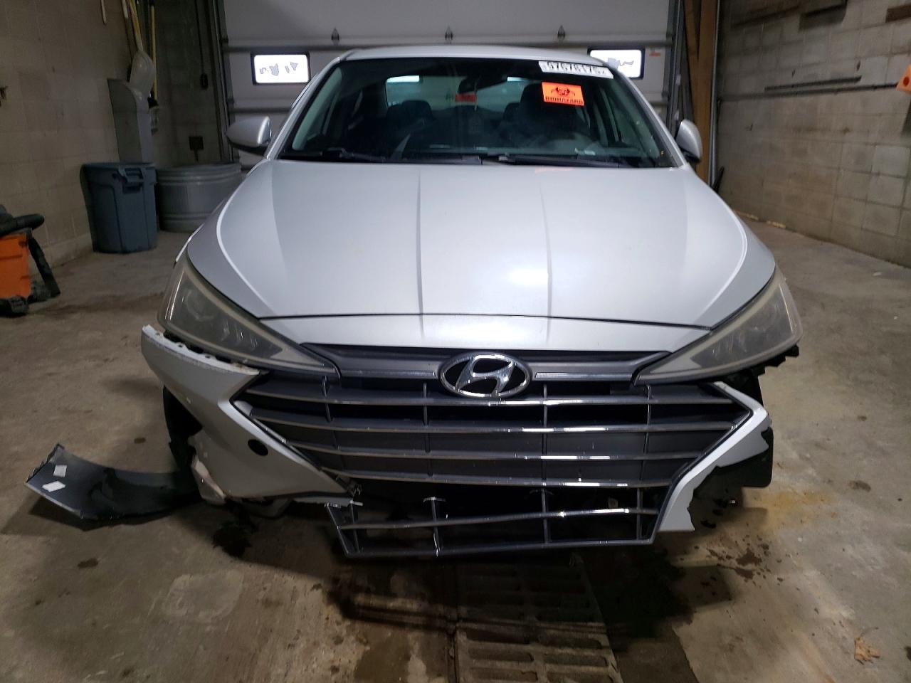 2019 HYUNDAI ELANTRA SE photo 5