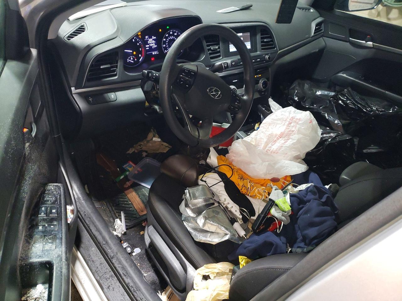 2019 HYUNDAI ELANTRA SE photo 8