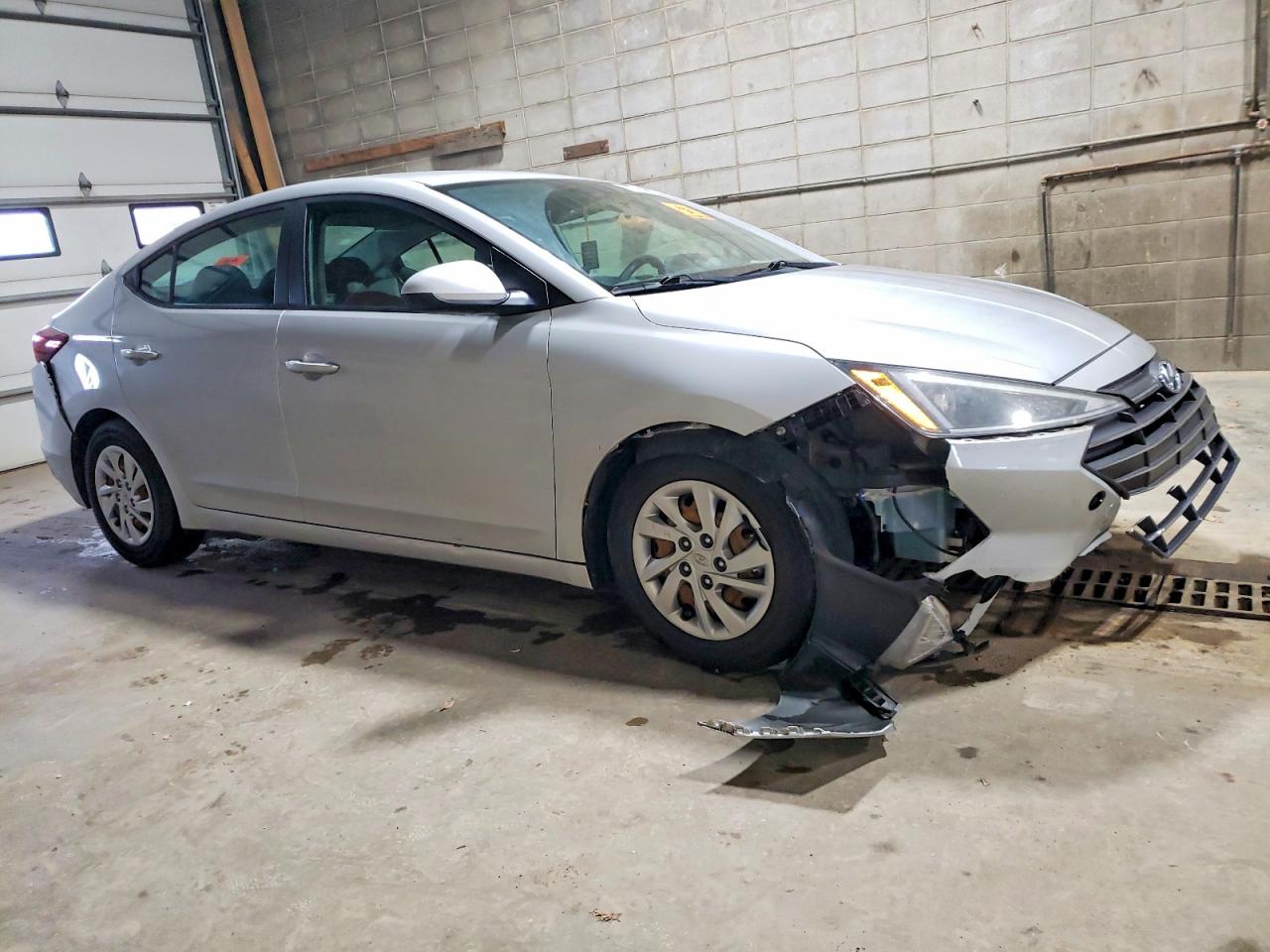 2019 HYUNDAI ELANTRA SE photo 4