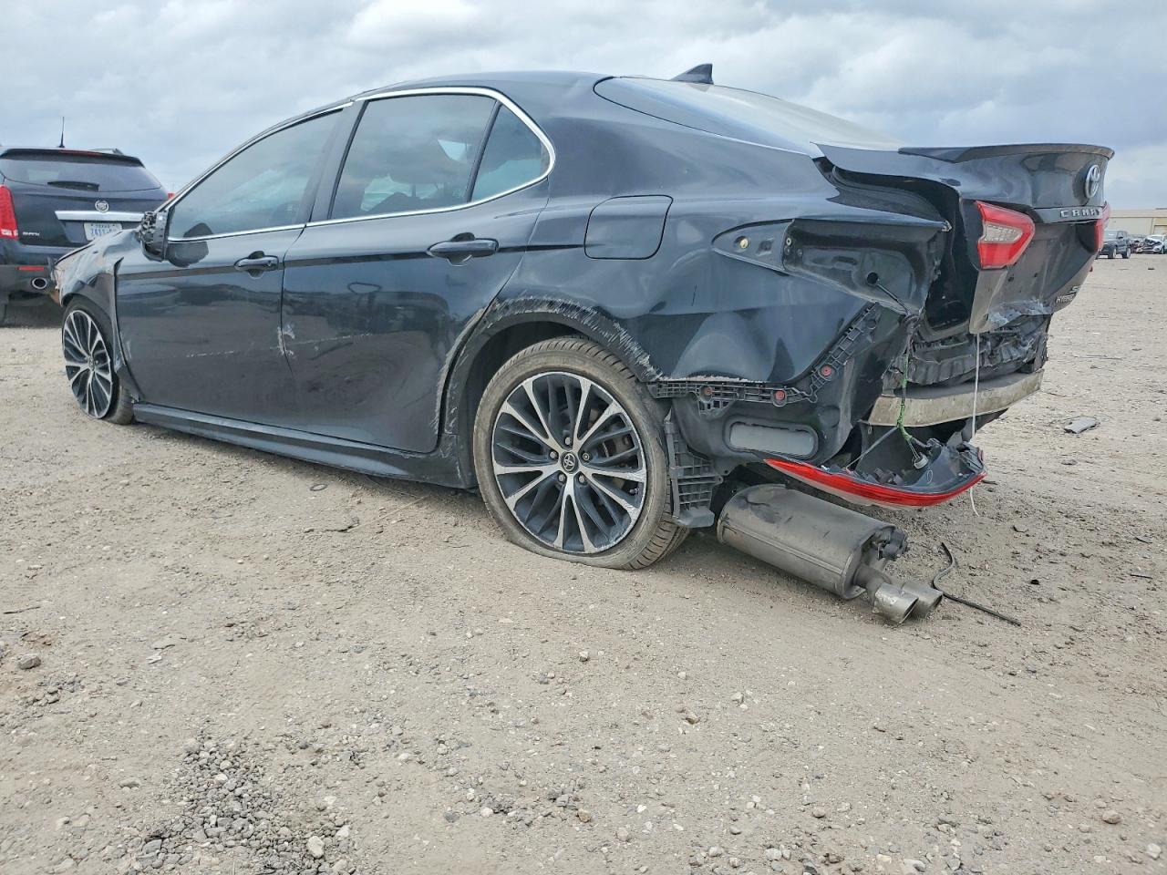 2019 TOYOTA CAMRY HYBRID photo 2