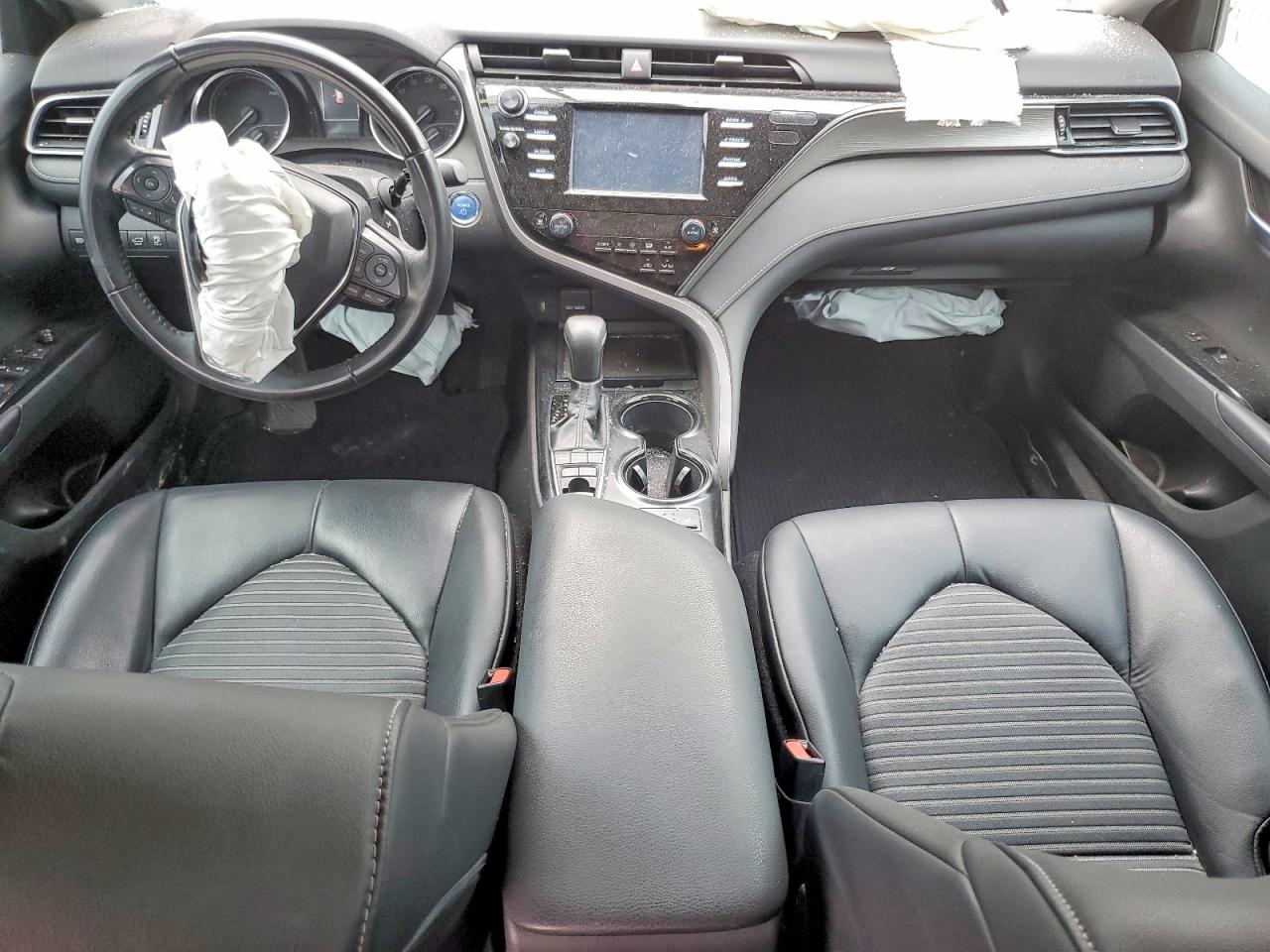 2019 TOYOTA CAMRY HYBRID photo 8