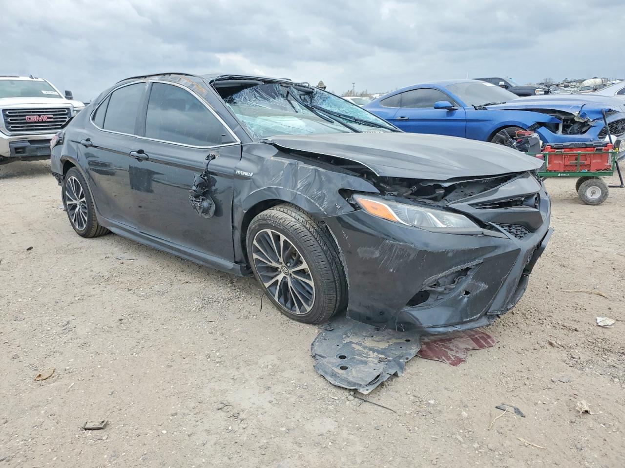 2019 TOYOTA CAMRY HYBRID photo 4