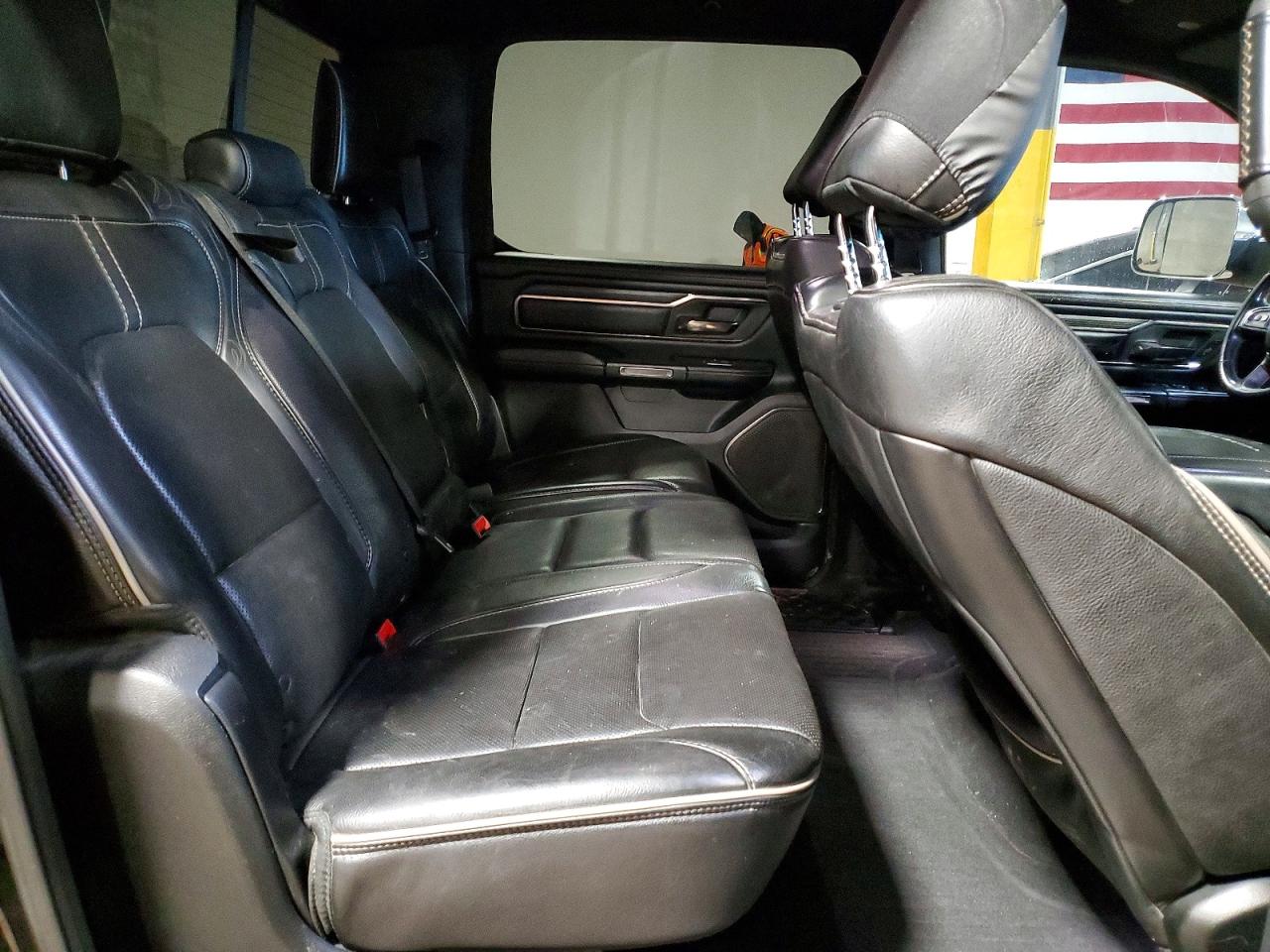 2019 RAM 1500 LIMITED photo 10