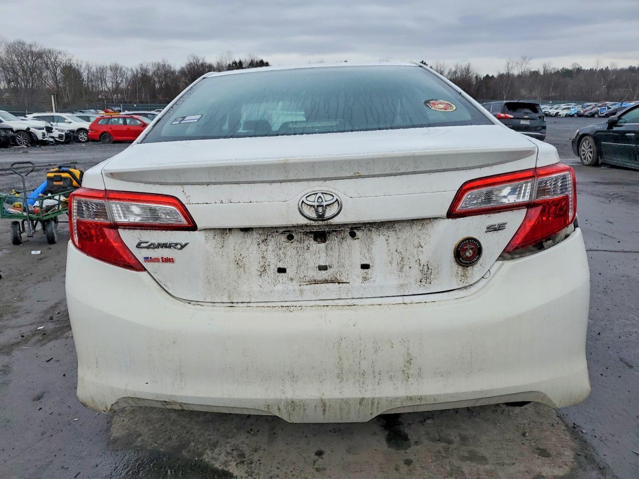 2014 TOYOTA CAMRY L photo 6