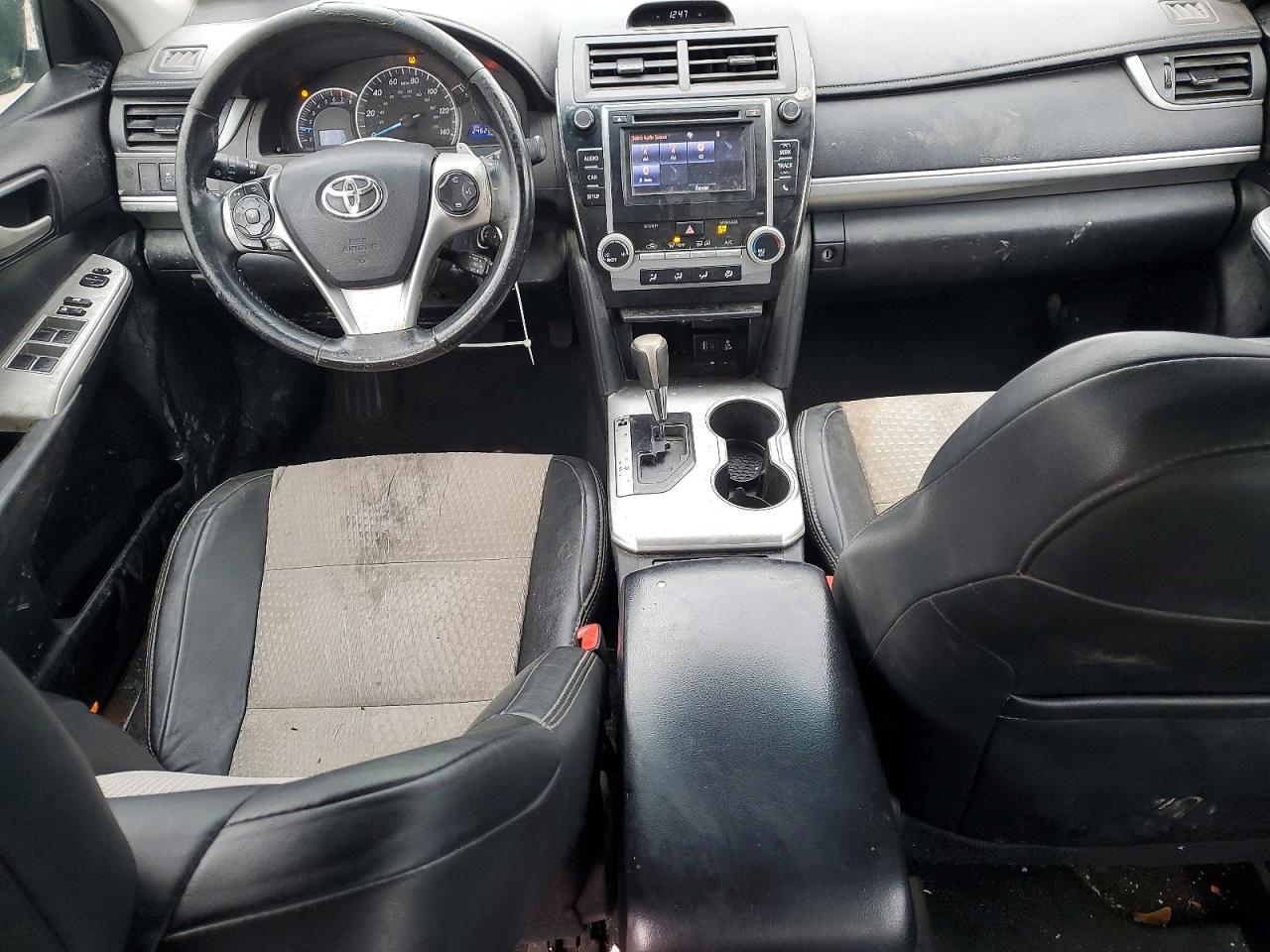 2014 TOYOTA CAMRY L photo 8