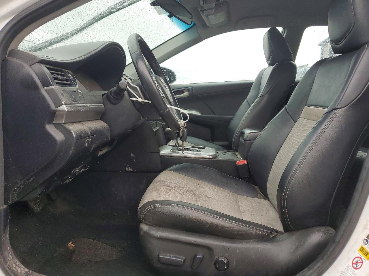 2014 TOYOTA CAMRY L photo 7