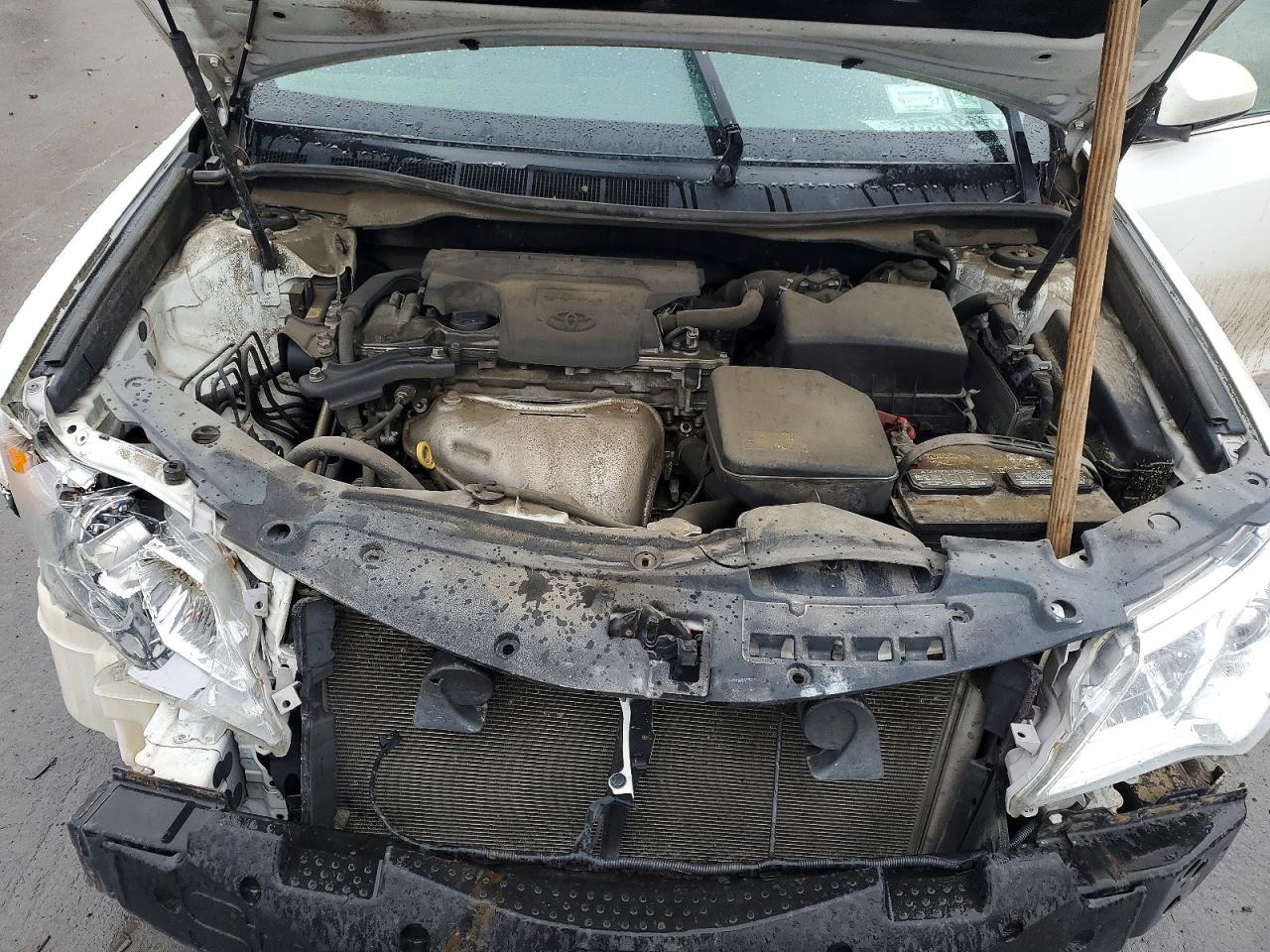 2014 TOYOTA CAMRY L photo 11