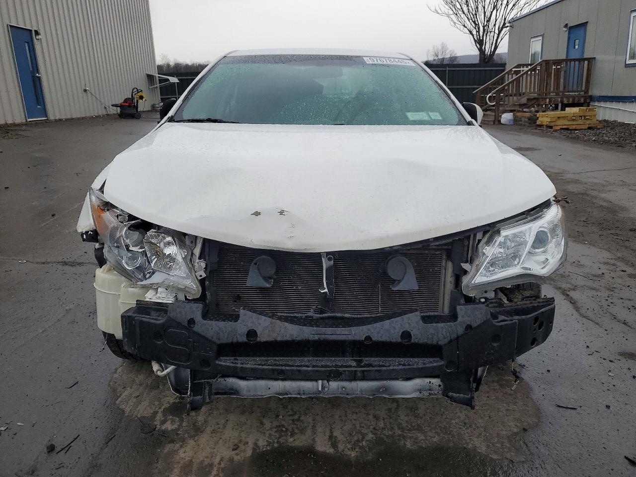 2014 TOYOTA CAMRY L photo 5