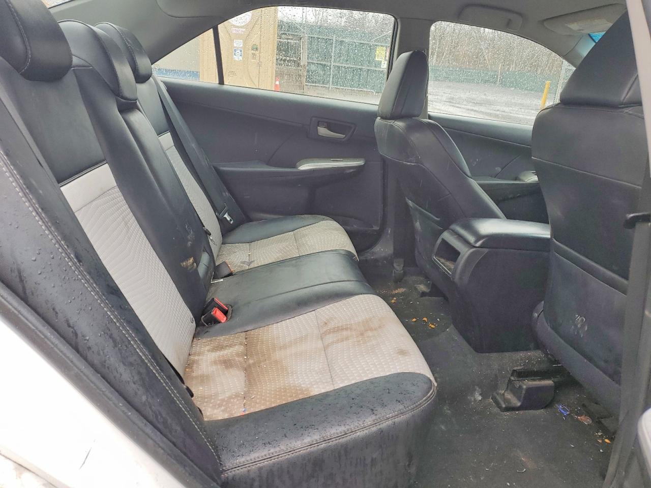 2014 TOYOTA CAMRY L photo 10