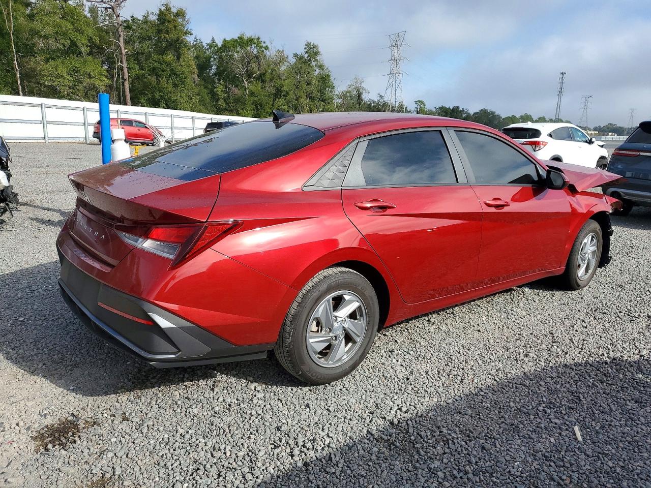 2024 HYUNDAI ELANTRA SE photo 3