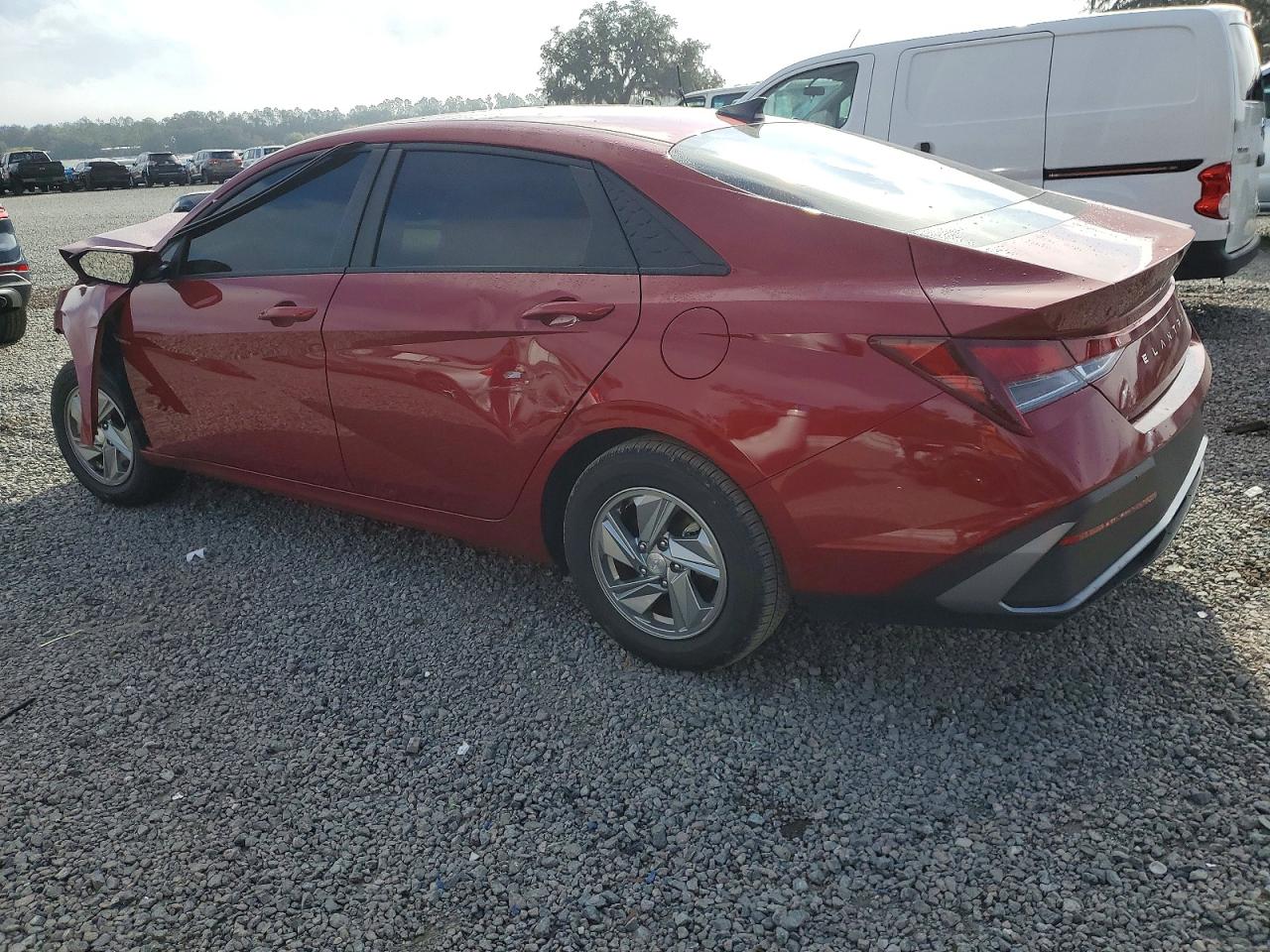 2024 HYUNDAI ELANTRA SE photo 2