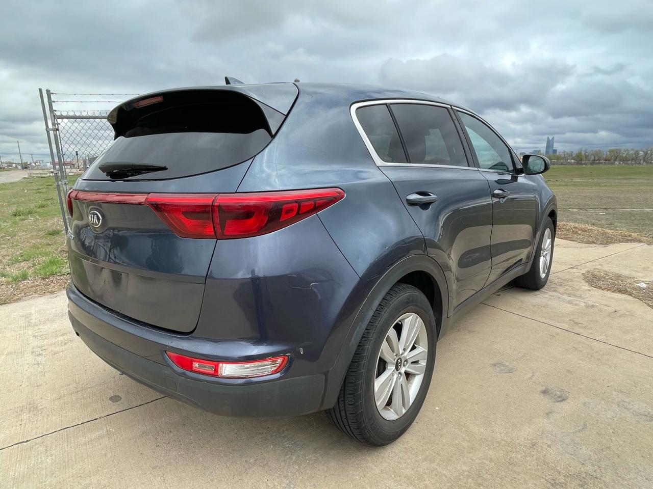 2017 KIA SPORTAGE LX photo 4