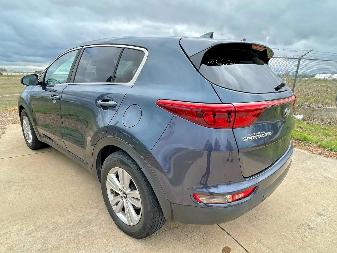 2017 KIA SPORTAGE LX photo 3