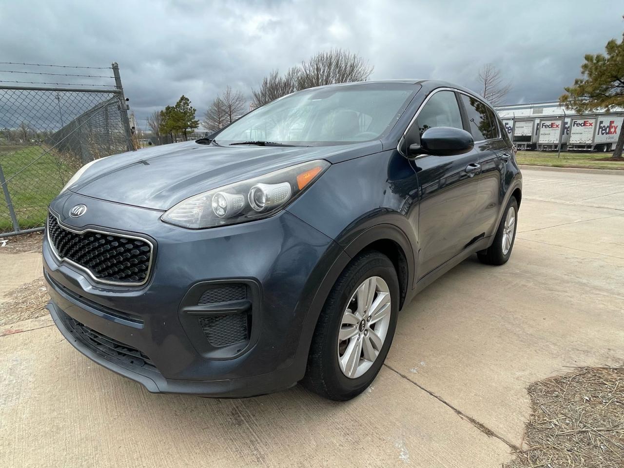 2017 KIA SPORTAGE LX photo 2