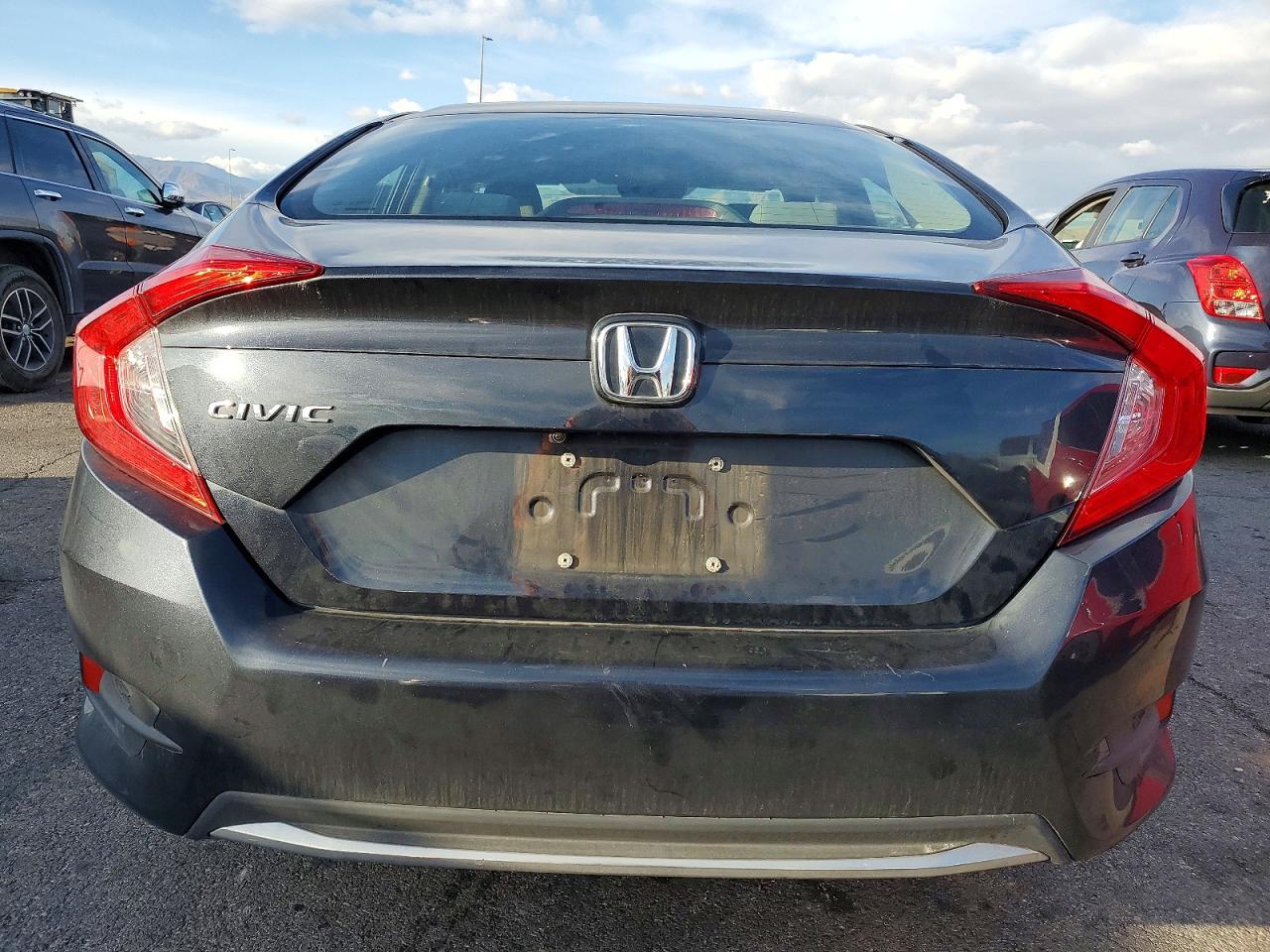 2020 HONDA CIVIC LX photo 11