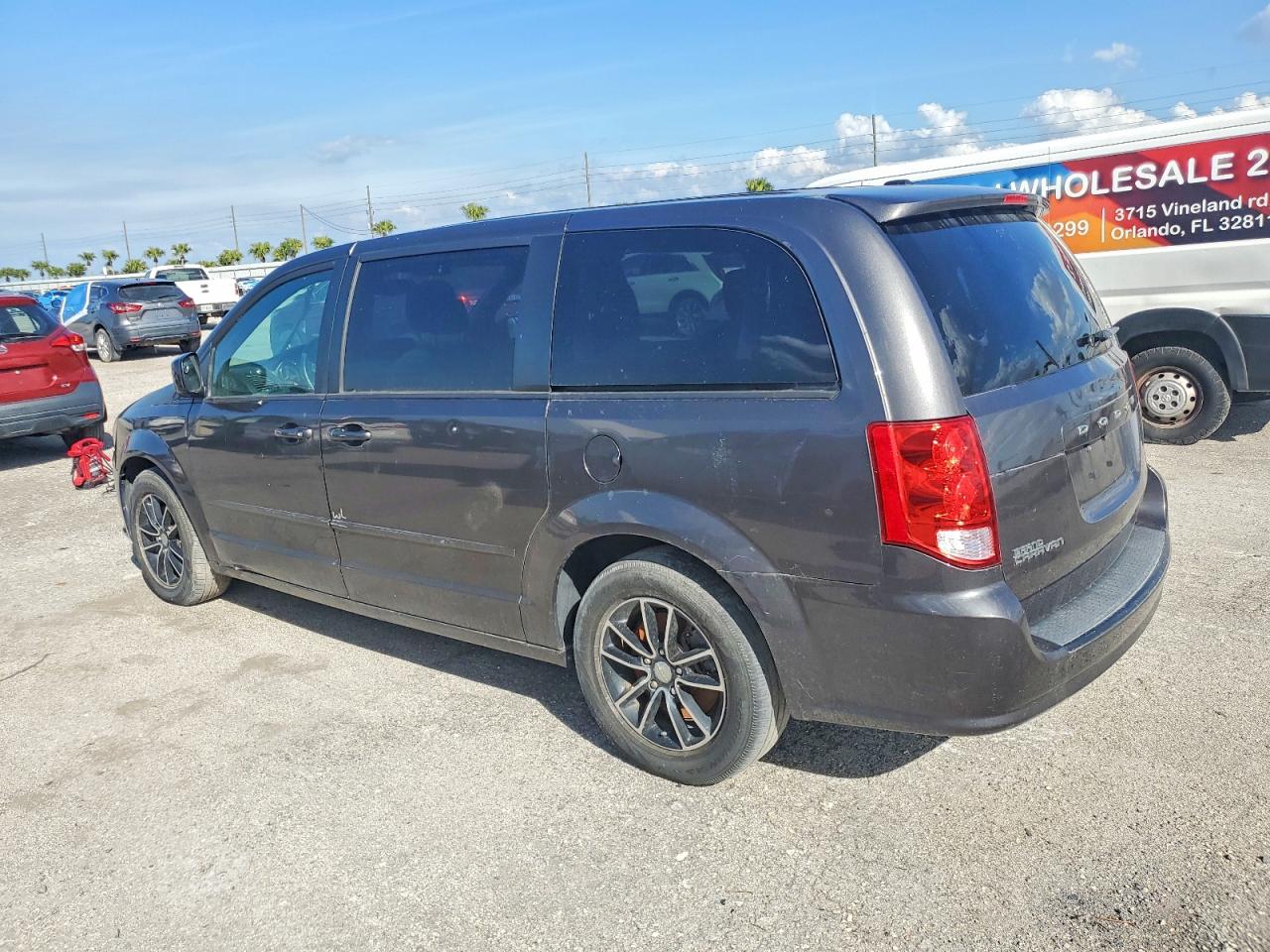 2015 DODGE GRAND CARAVAN SXT photo 2