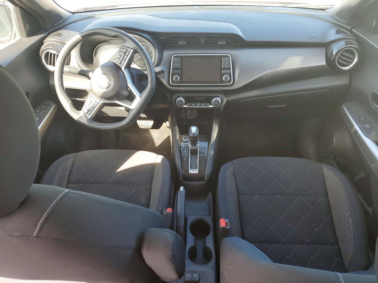 2018 NISSAN KICKS S photo 15