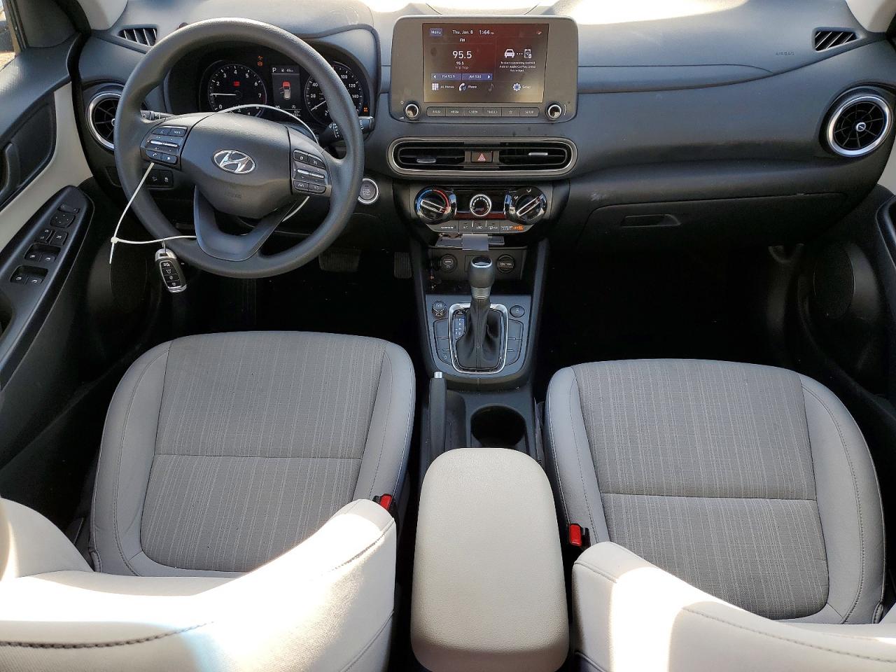 2022 HYUNDAI KONA SEL photo 8