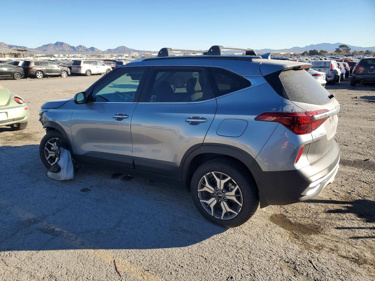 2023 KIA SELTOS EX photo 2