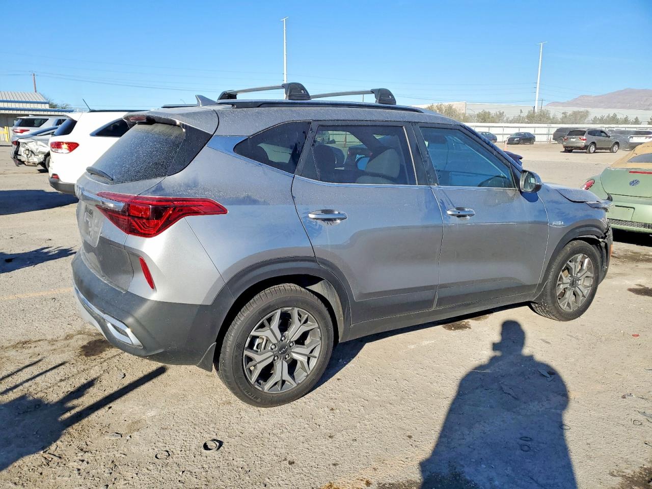 2023 KIA SELTOS EX photo 3