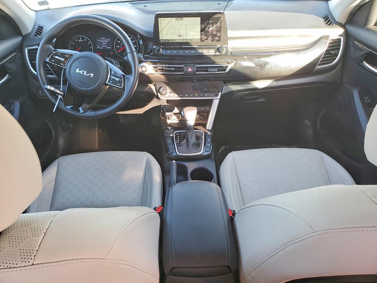 2023 KIA SELTOS EX photo 8