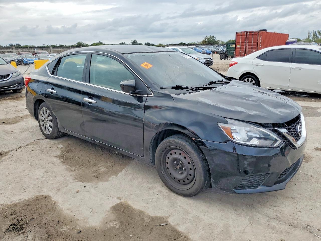 2016 NISSAN SENTRA S photo 4