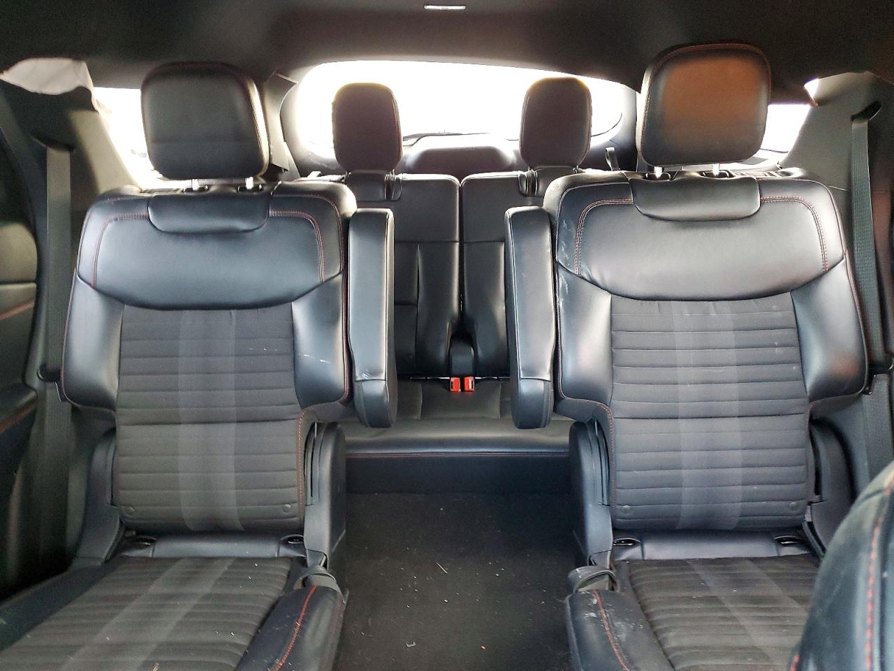 2025 FORD EXPLORER ST-LINE photo 19