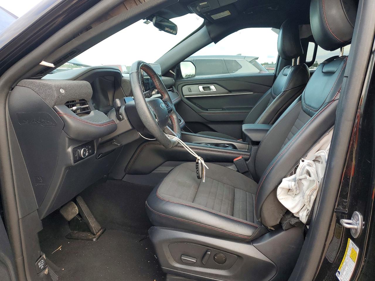 2025 FORD EXPLORER ST-LINE photo 13
