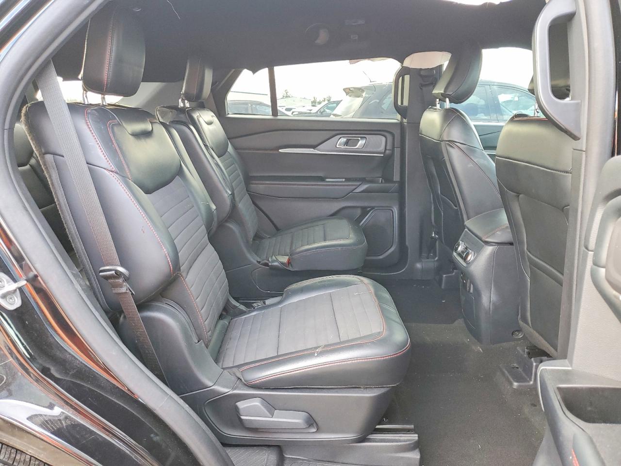 2025 FORD EXPLORER ST-LINE photo 21