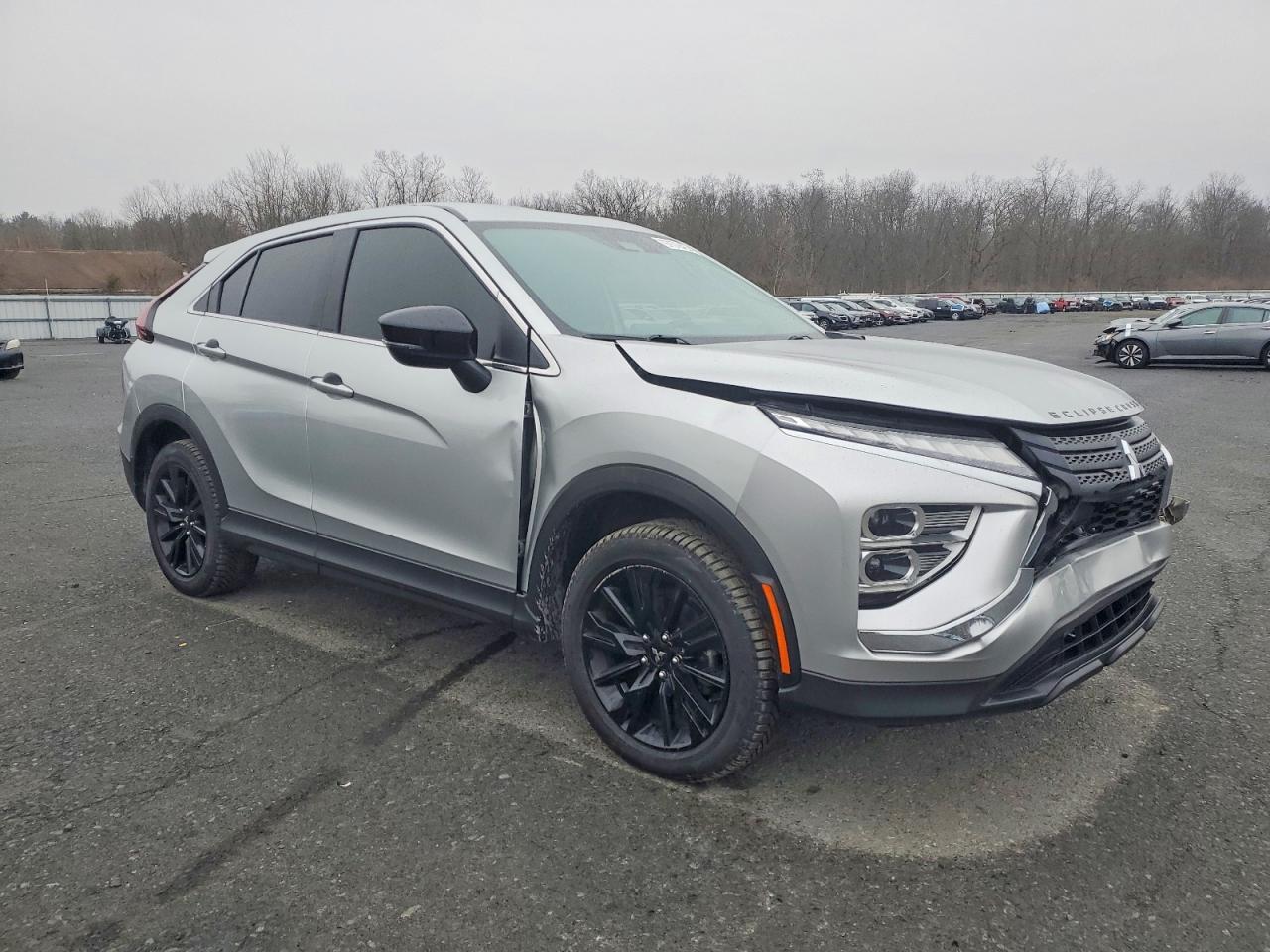 2023 MITSUBISHI ECLIPSE CROSS LE photo 4