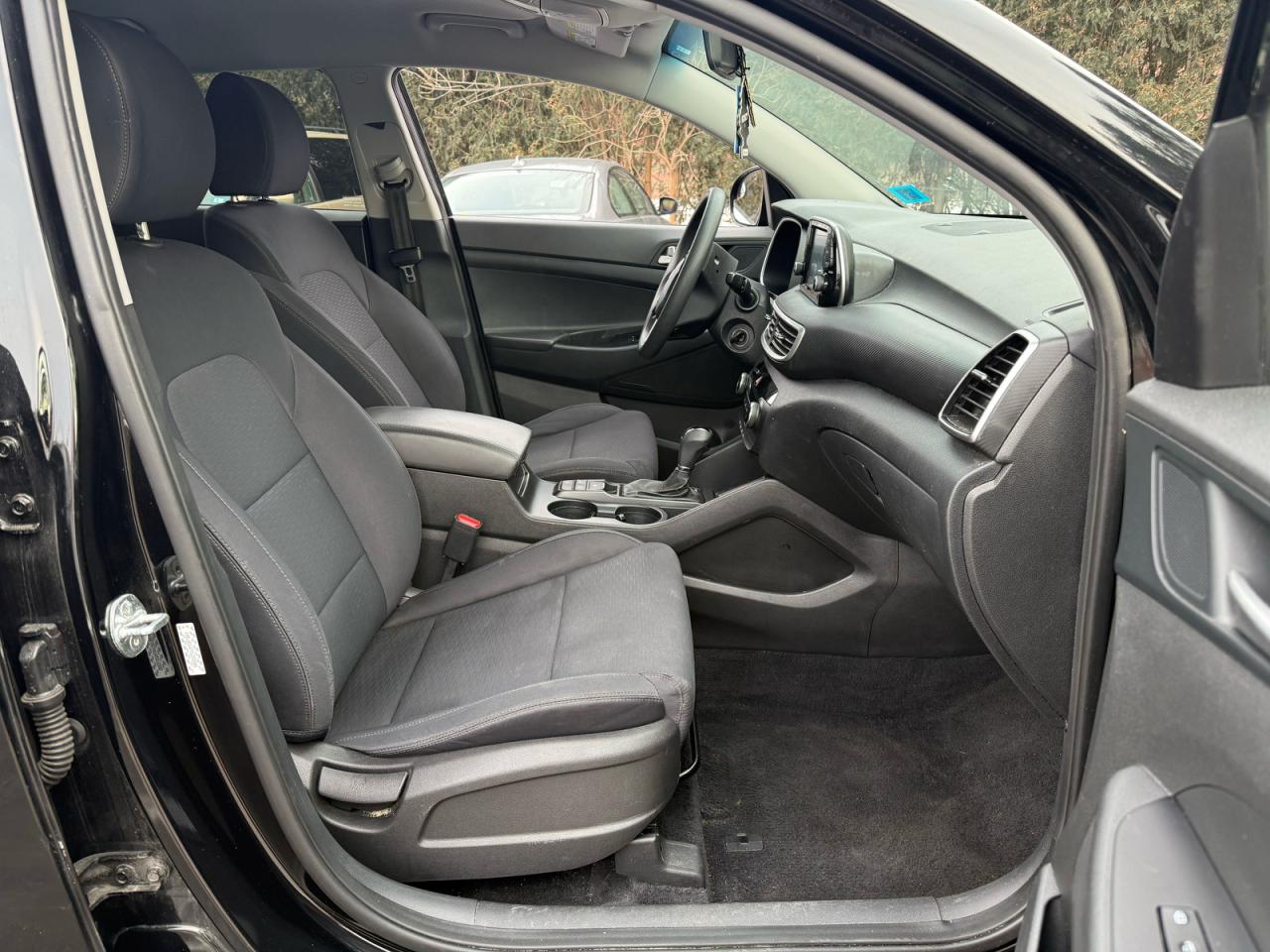 2021 HYUNDAI TUCSON SE photo 5
