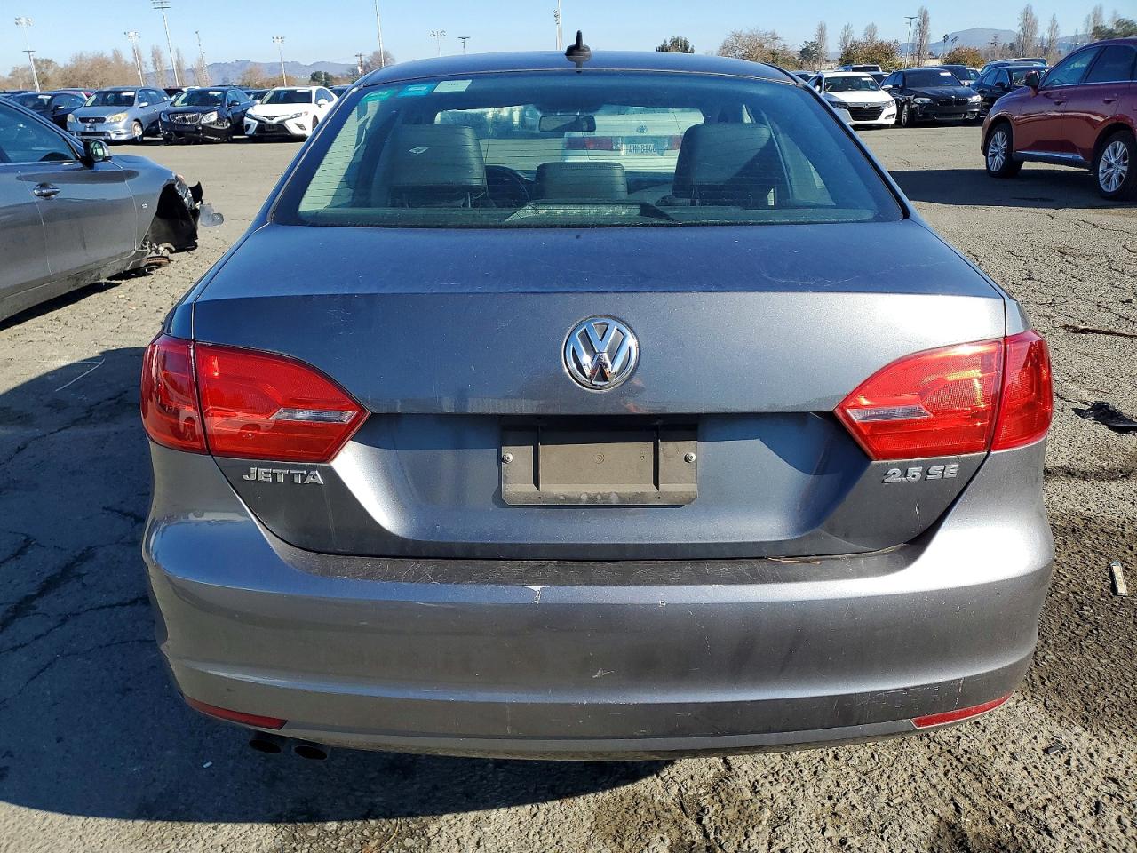 2011 VOLKSWAGEN JETTA SE photo 6