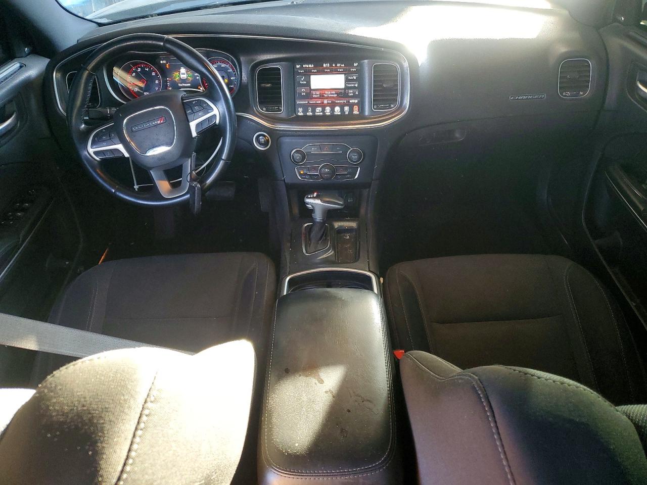 2016 DODGE CHARGER SXT photo 8