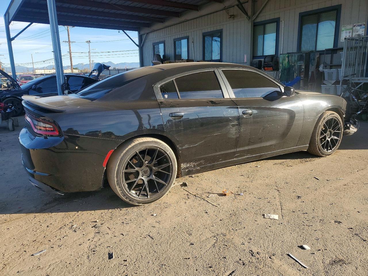 2016 DODGE CHARGER SXT photo 3