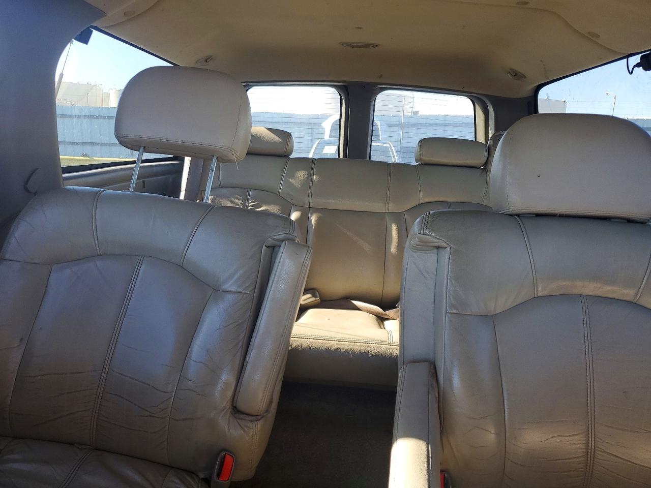 2001 CHEVROLET SUBURBAN K1500 photo 10