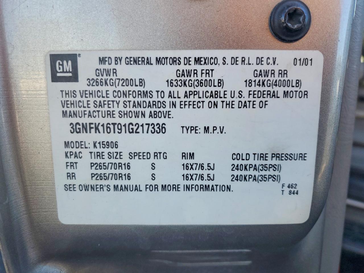 2001 CHEVROLET SUBURBAN K1500 photo 13