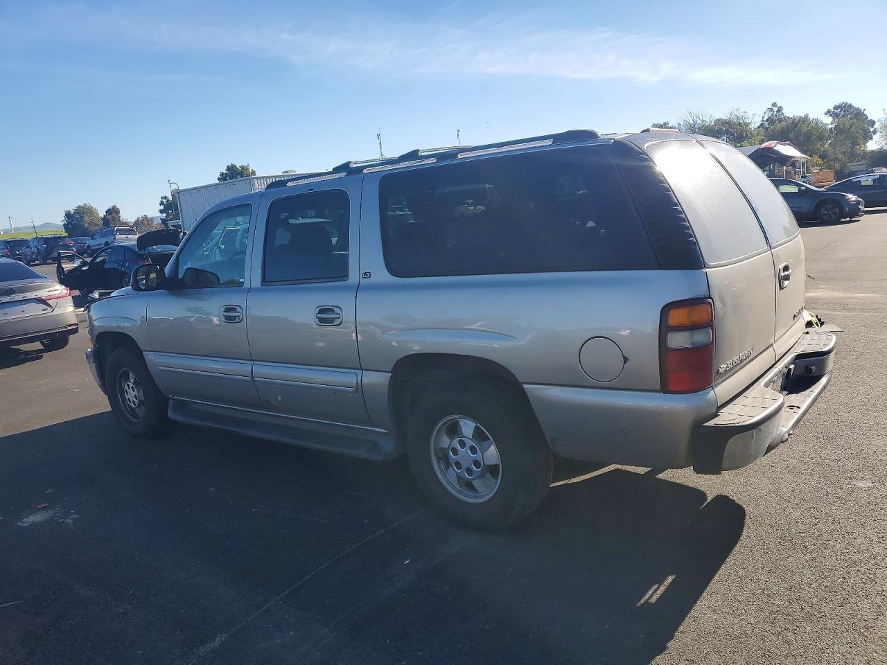2001 CHEVROLET SUBURBAN K1500 photo 2