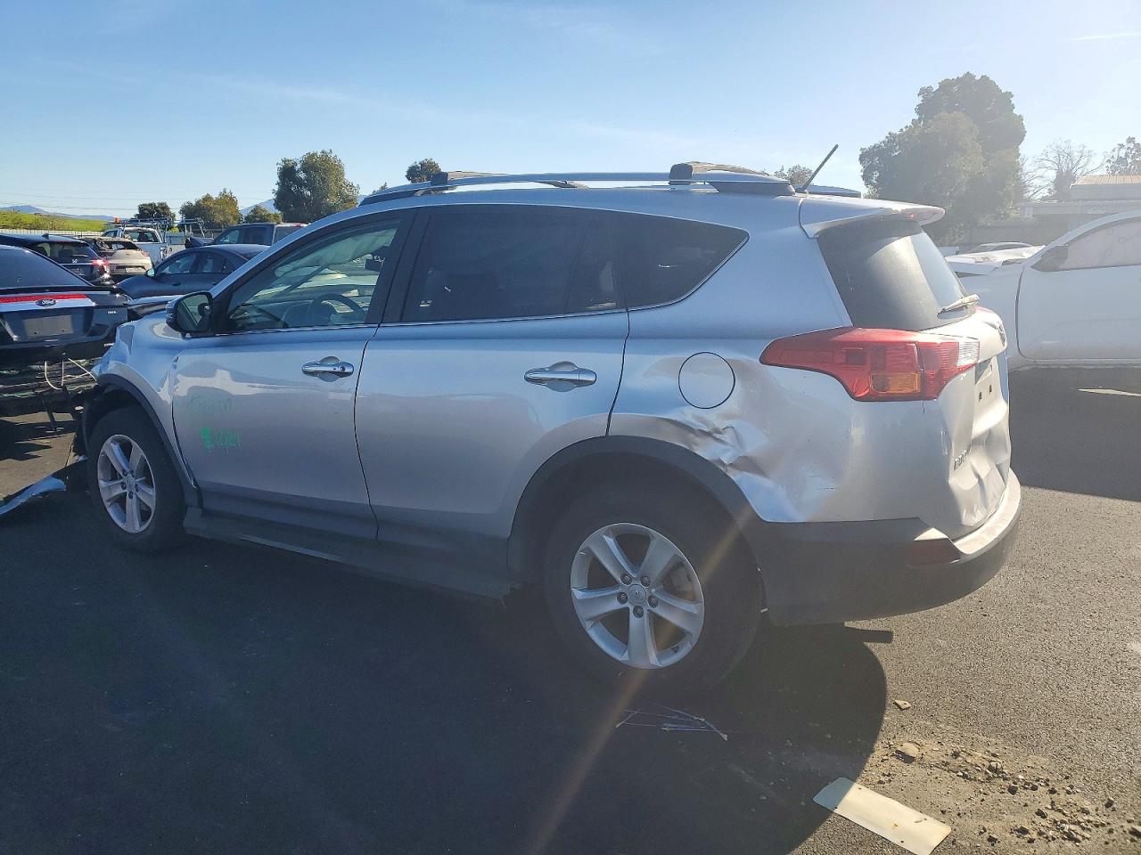 2013 TOYOTA RAV4 XLE photo 2