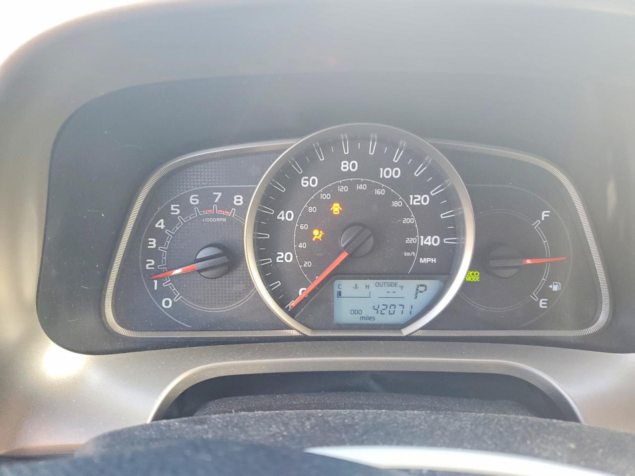 2013 TOYOTA RAV4 XLE photo 9
