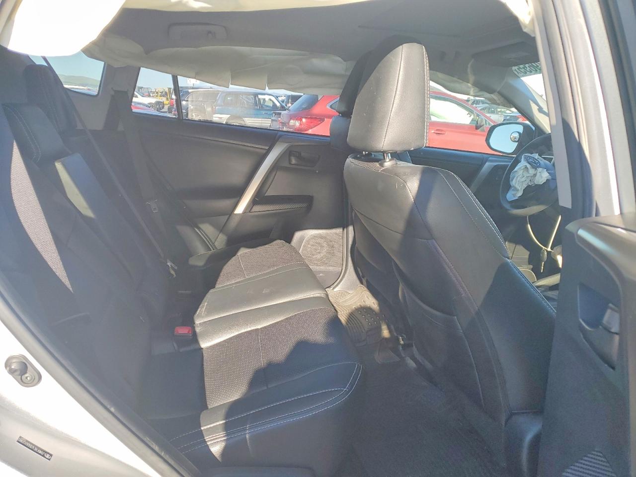 2013 TOYOTA RAV4 XLE photo 11