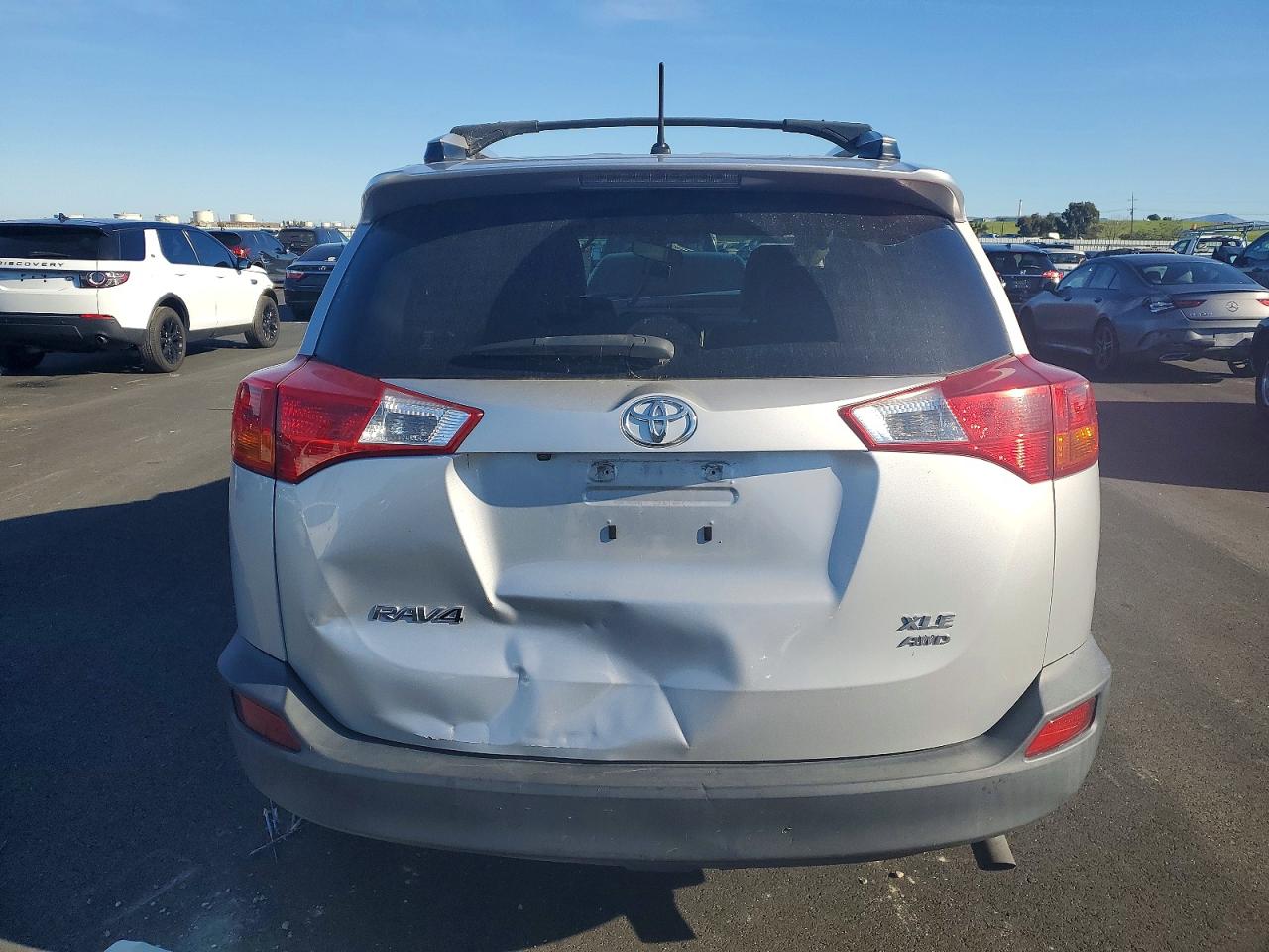 2013 TOYOTA RAV4 XLE photo 6
