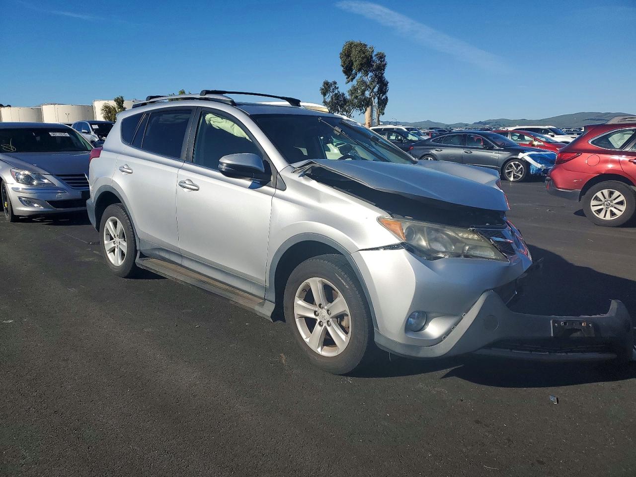 2013 TOYOTA RAV4 XLE photo 4