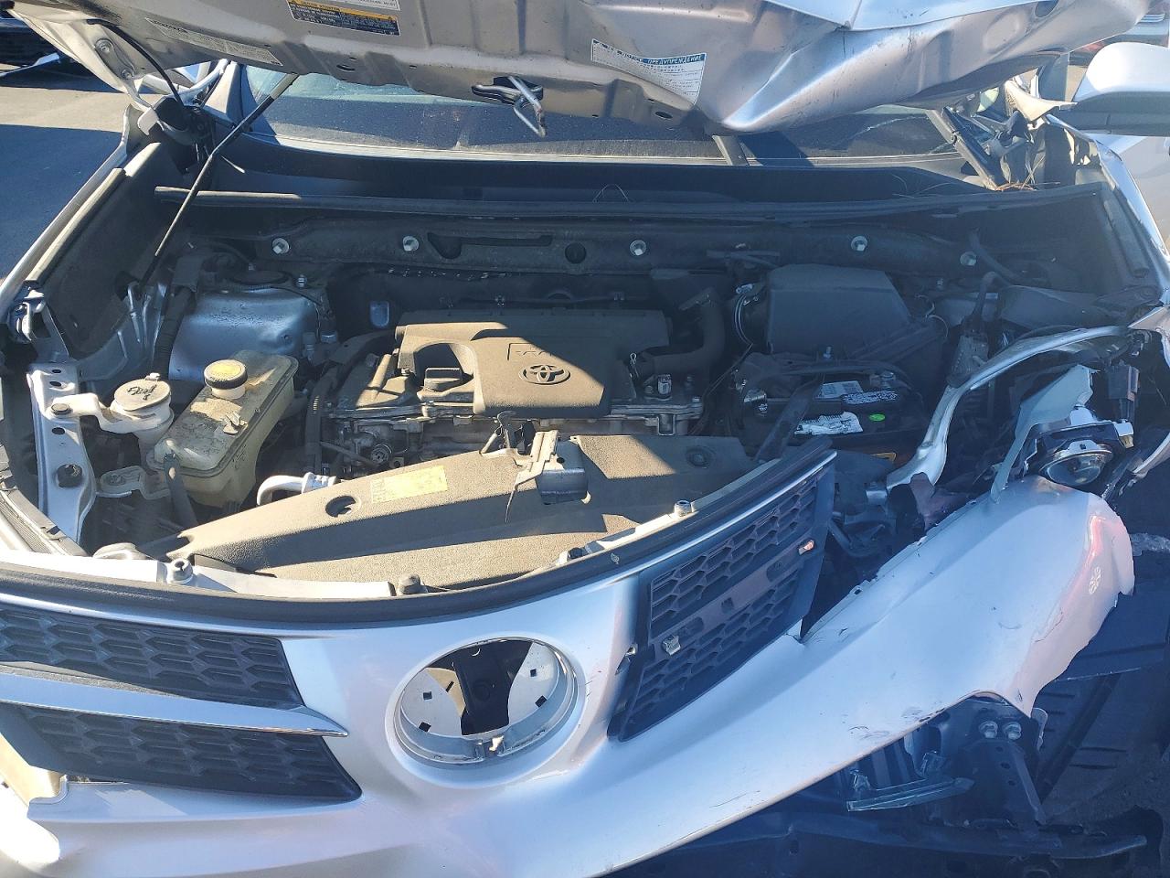 2013 TOYOTA RAV4 XLE photo 12
