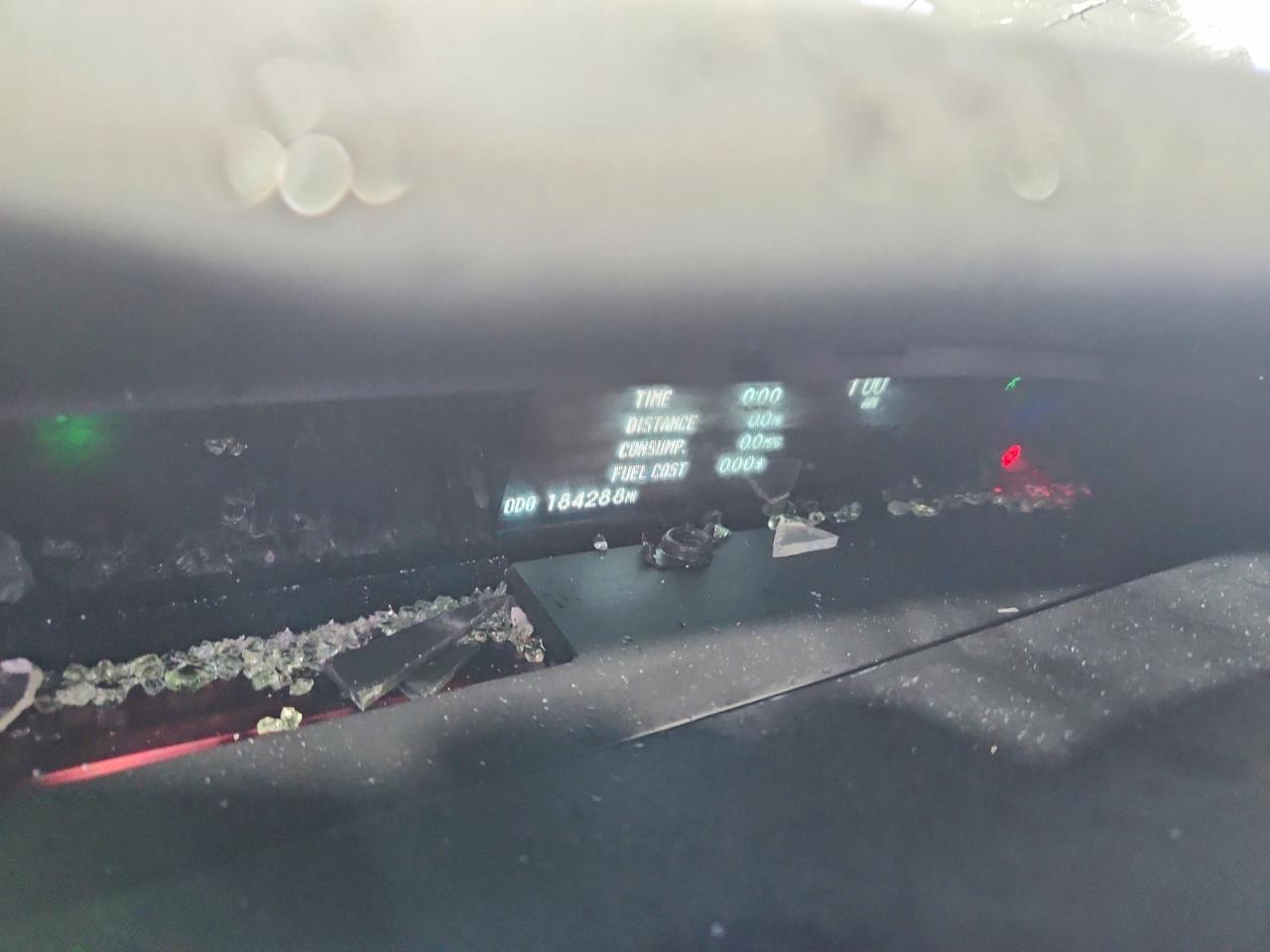 2015 TOYOTA PRIUS photo 17