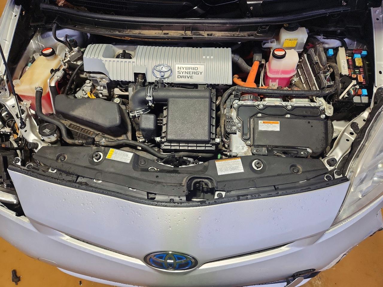 2015 TOYOTA PRIUS photo 21